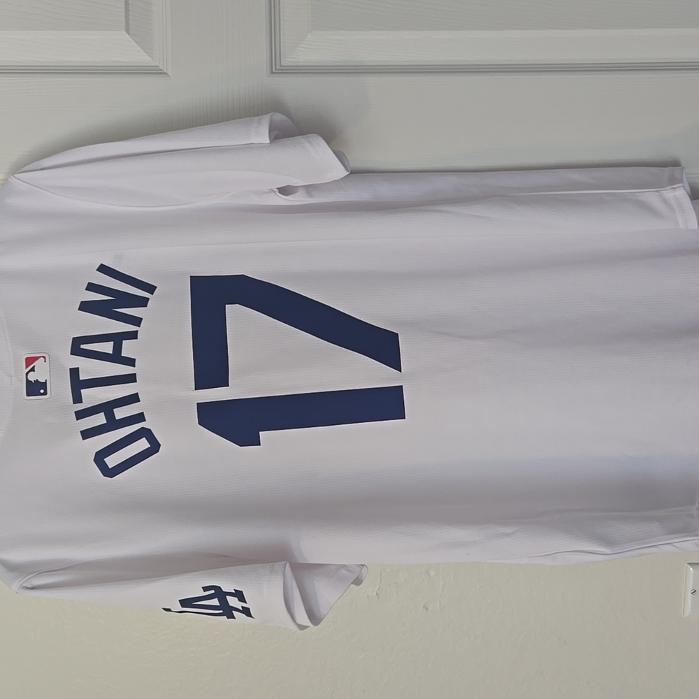 Authentic DODGERS 17 OHTANI jersey NWT - Picture 5 of 7